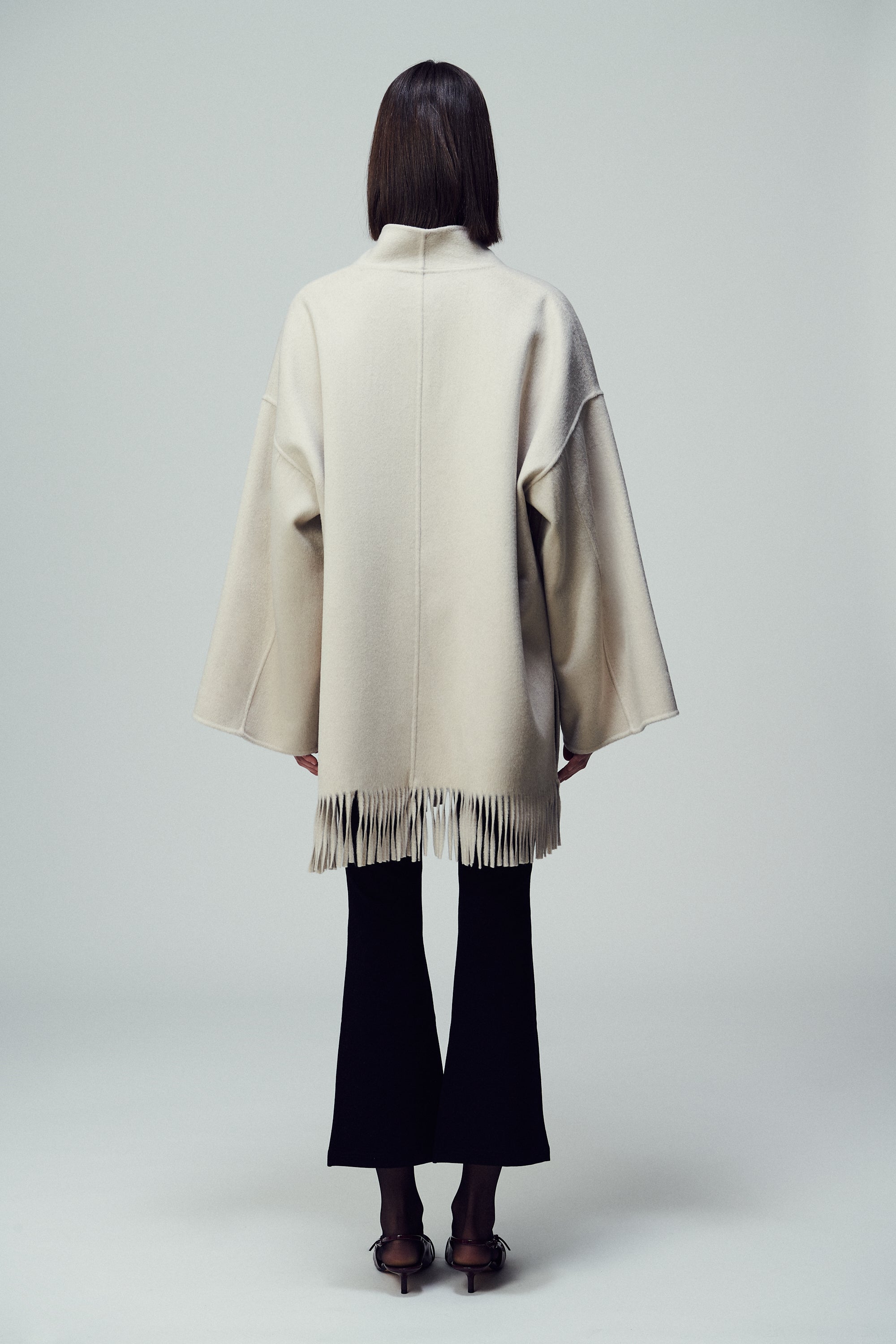 Lyon Fringed Cape Mother of Pearl