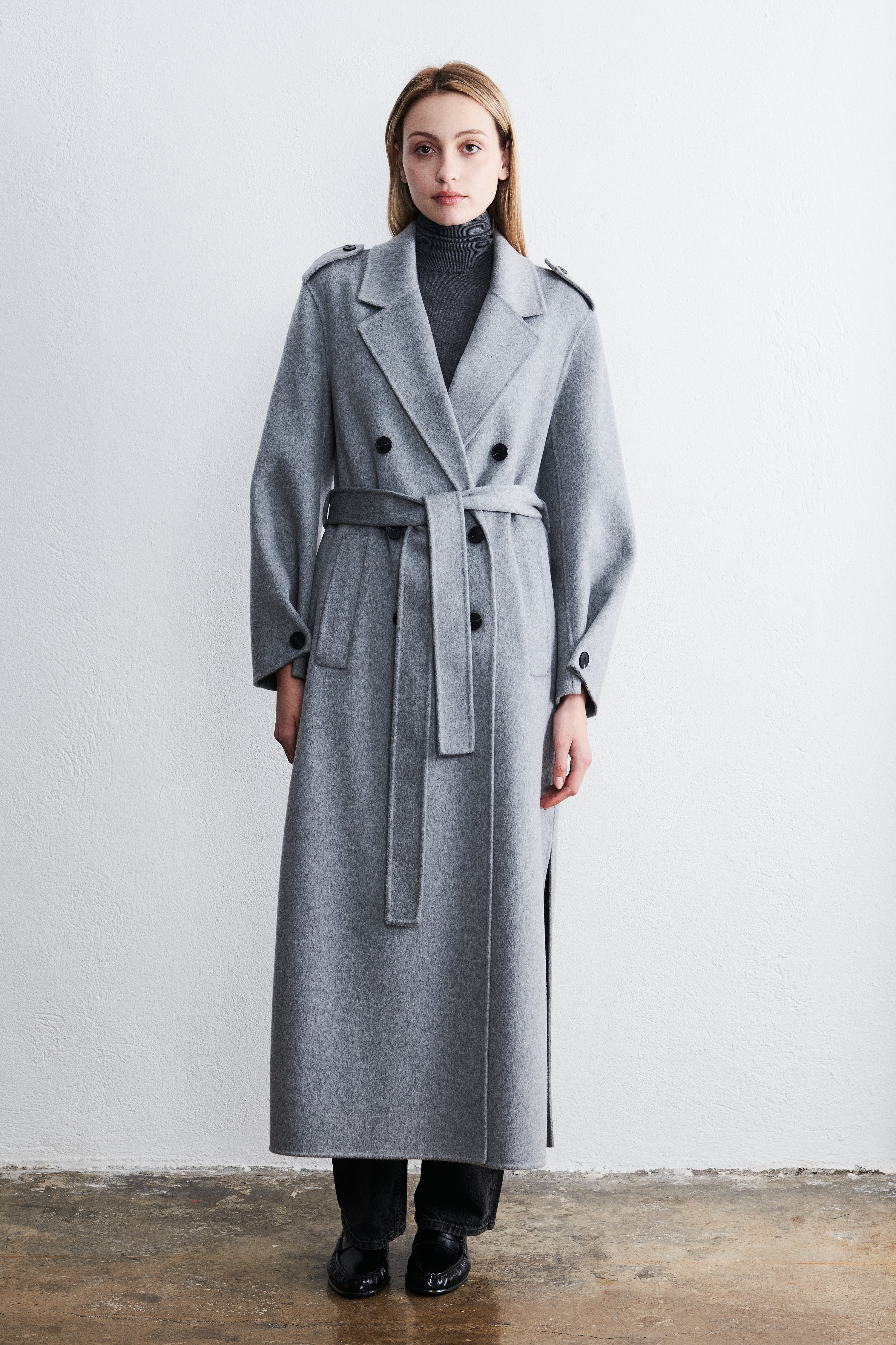 New York Long Trenchcoat Winter Cloud
