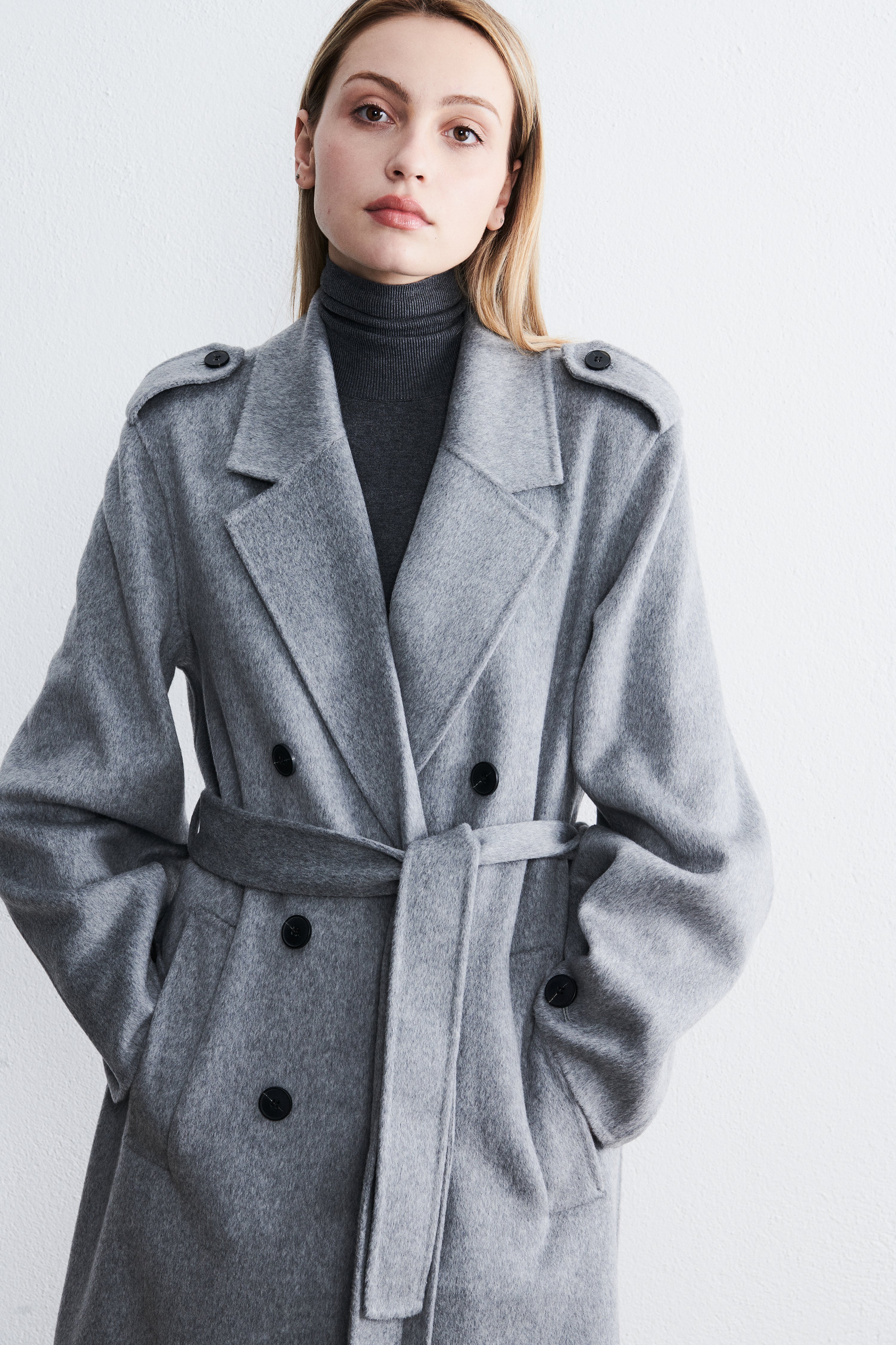 New York Long Trenchcoat Winter Cloud