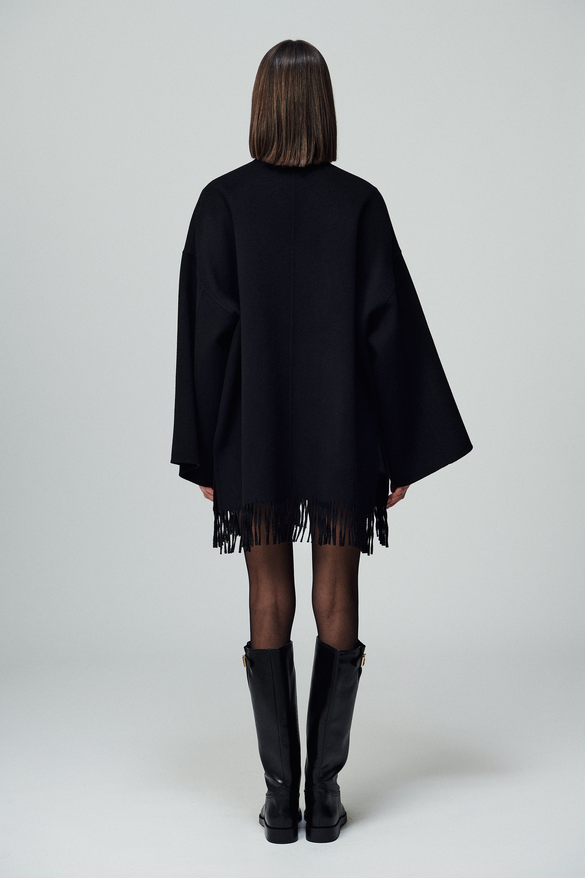 Lyon Fringed Cape Noir