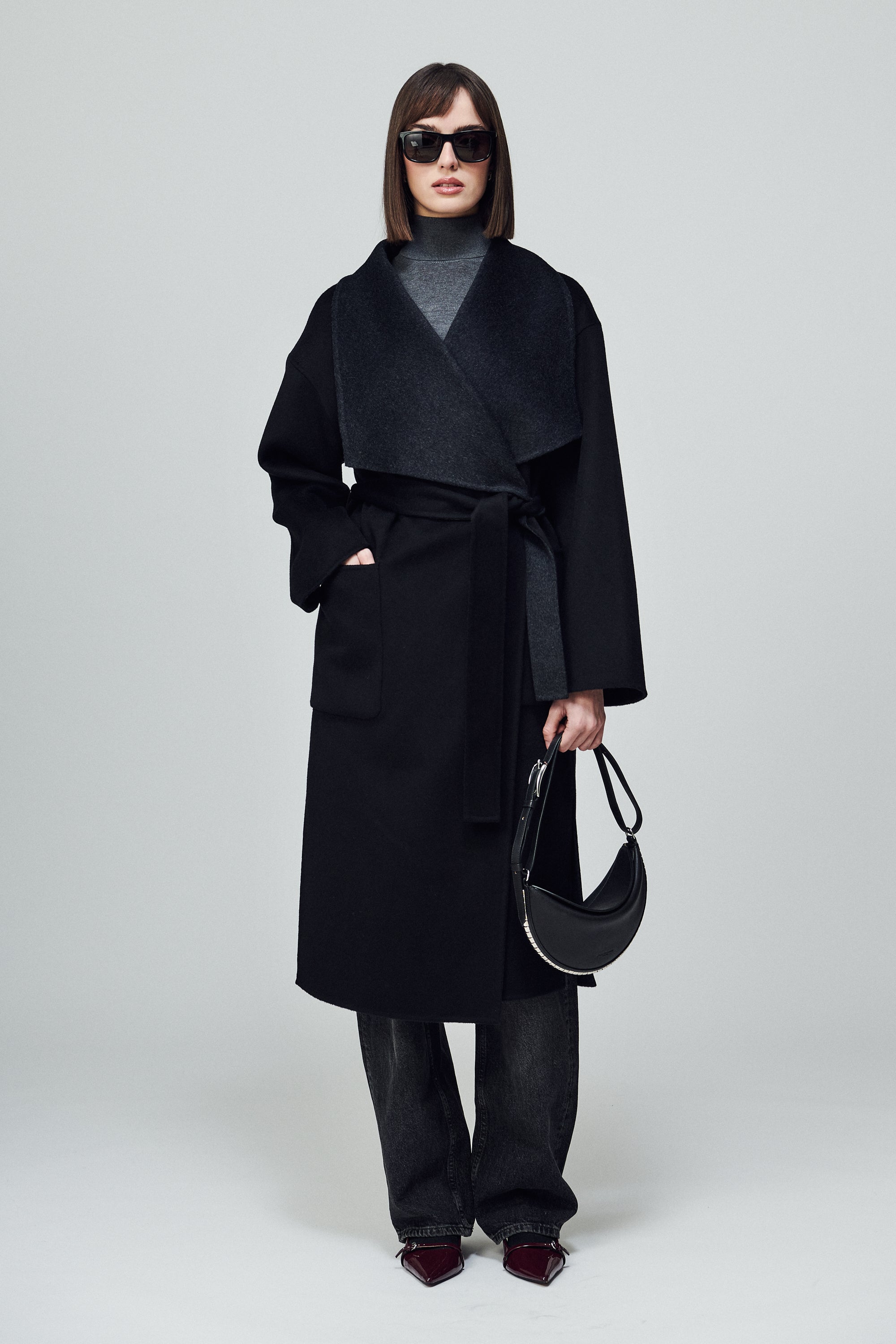 Helsinki Reversible Envelope Coat Noir & Smoke