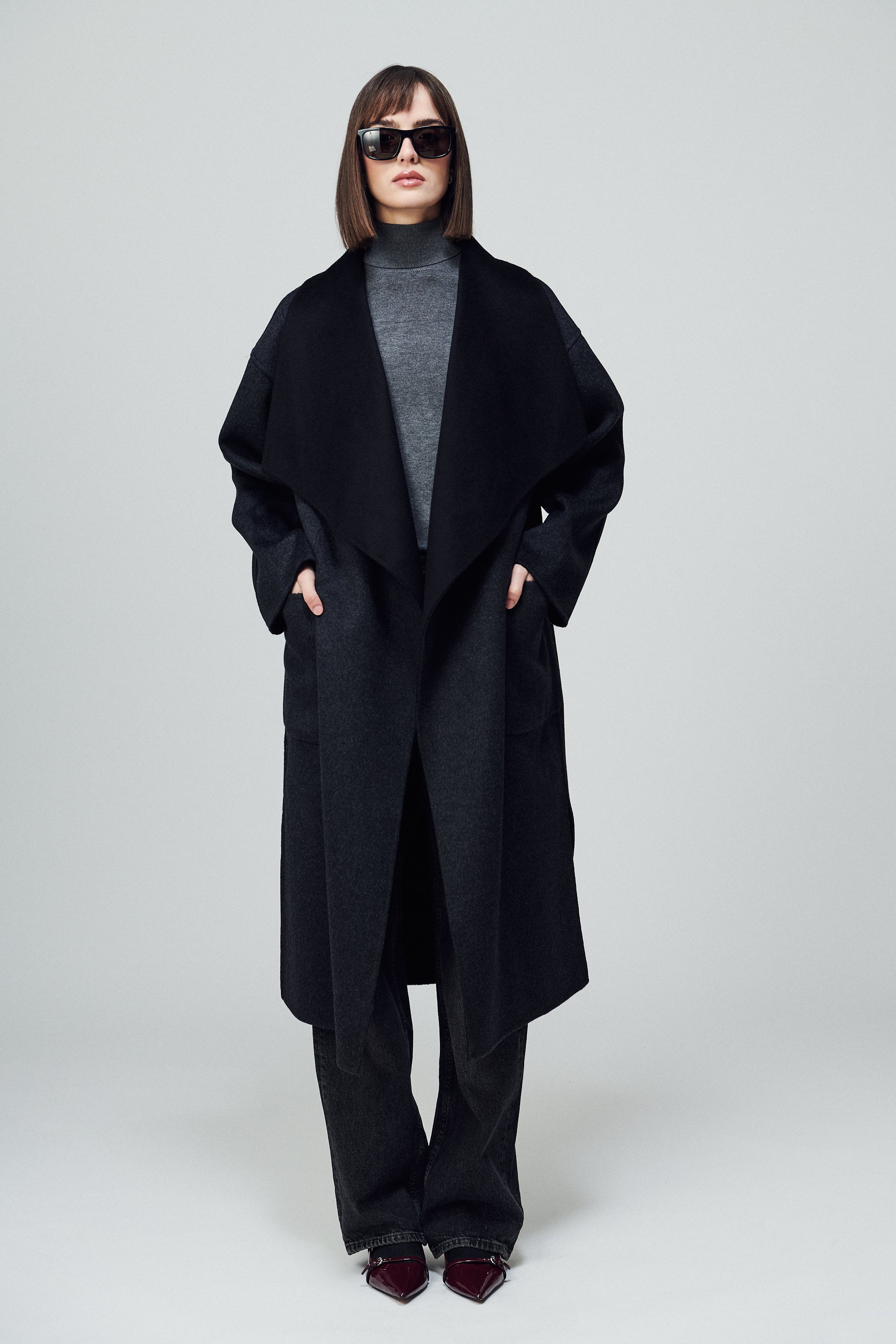 Helsinki Reversible Envelope Coat Noir & Smoke