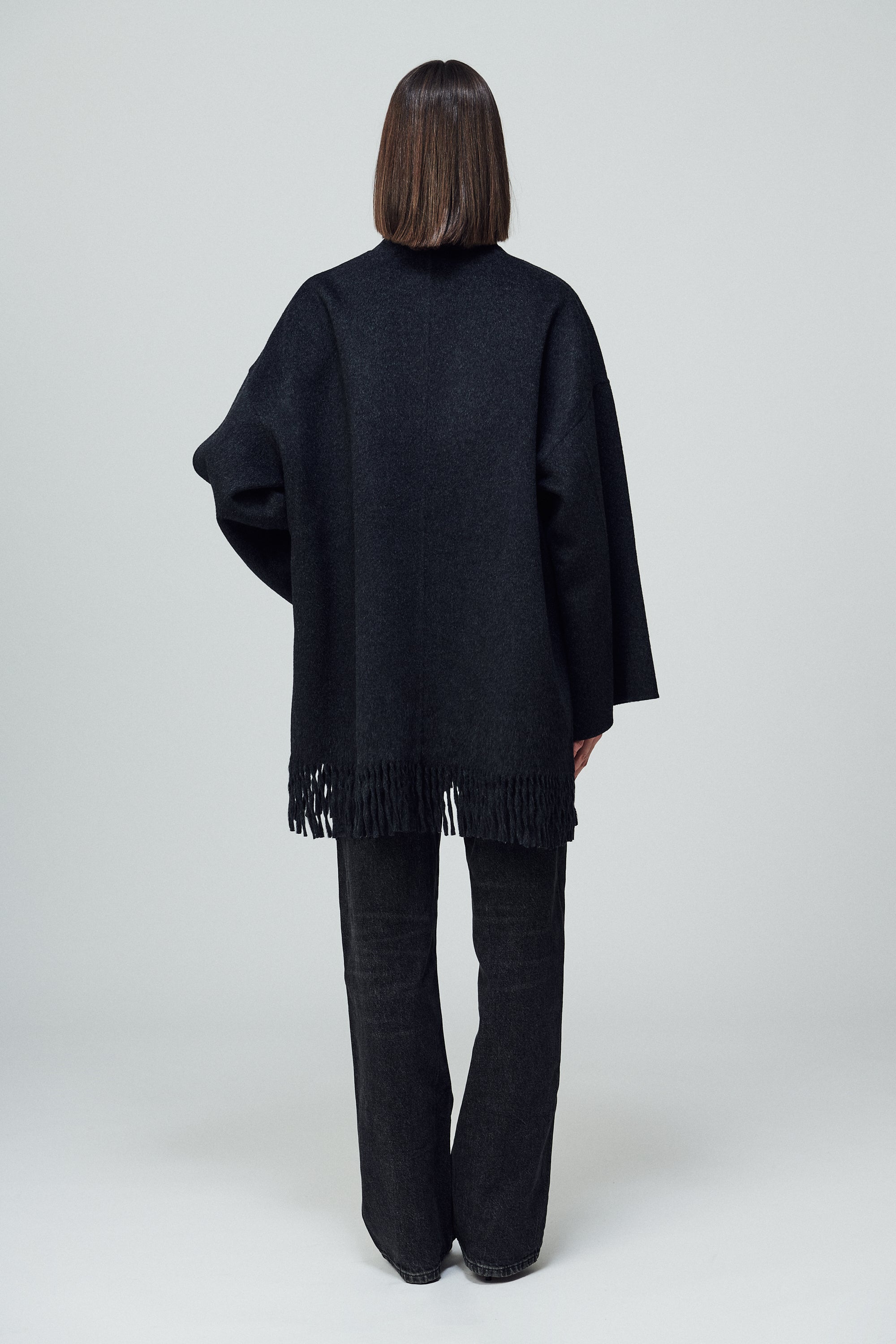 Lyon Fringed Cape Smoke