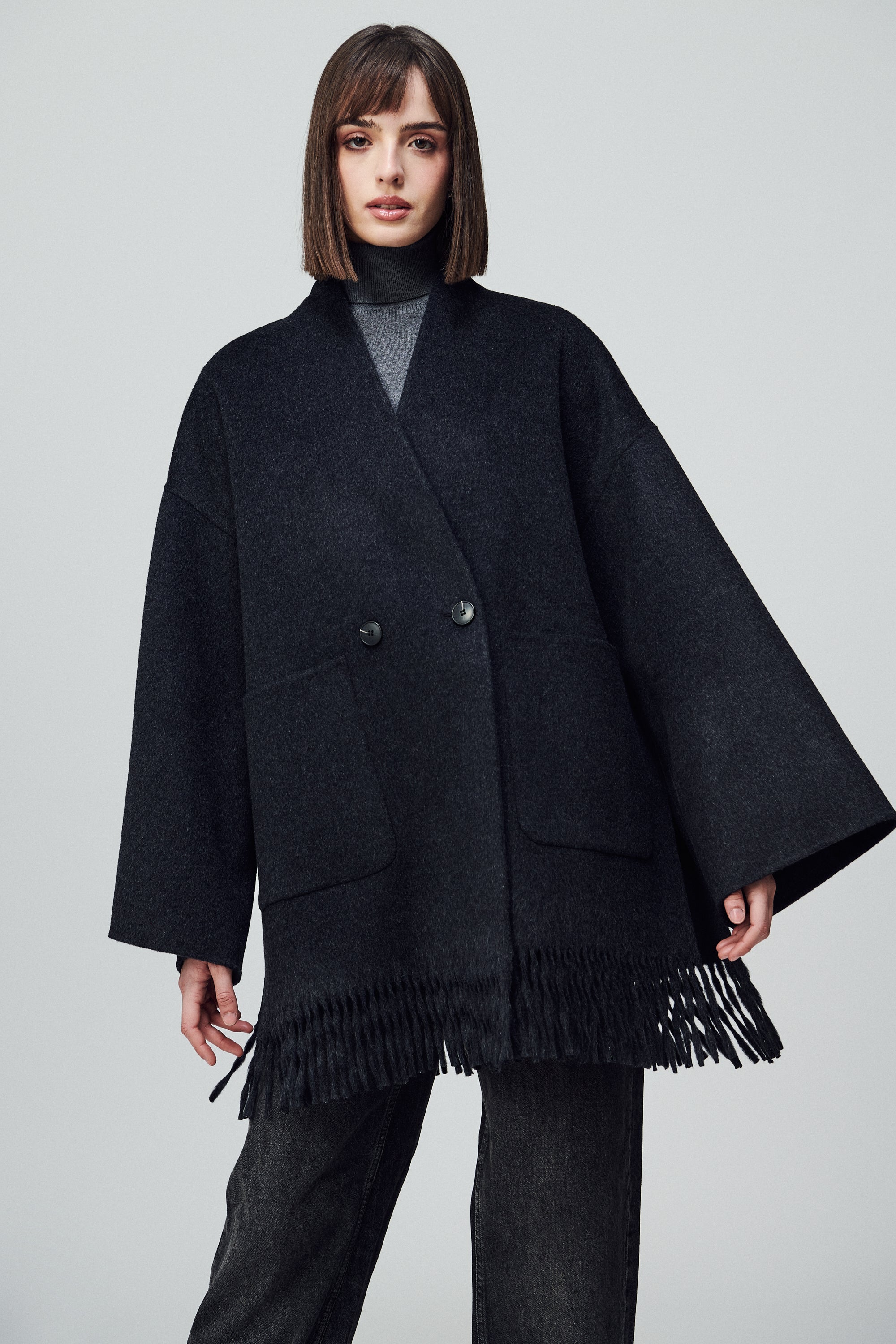 Lyon Fringed Cape Smoke
