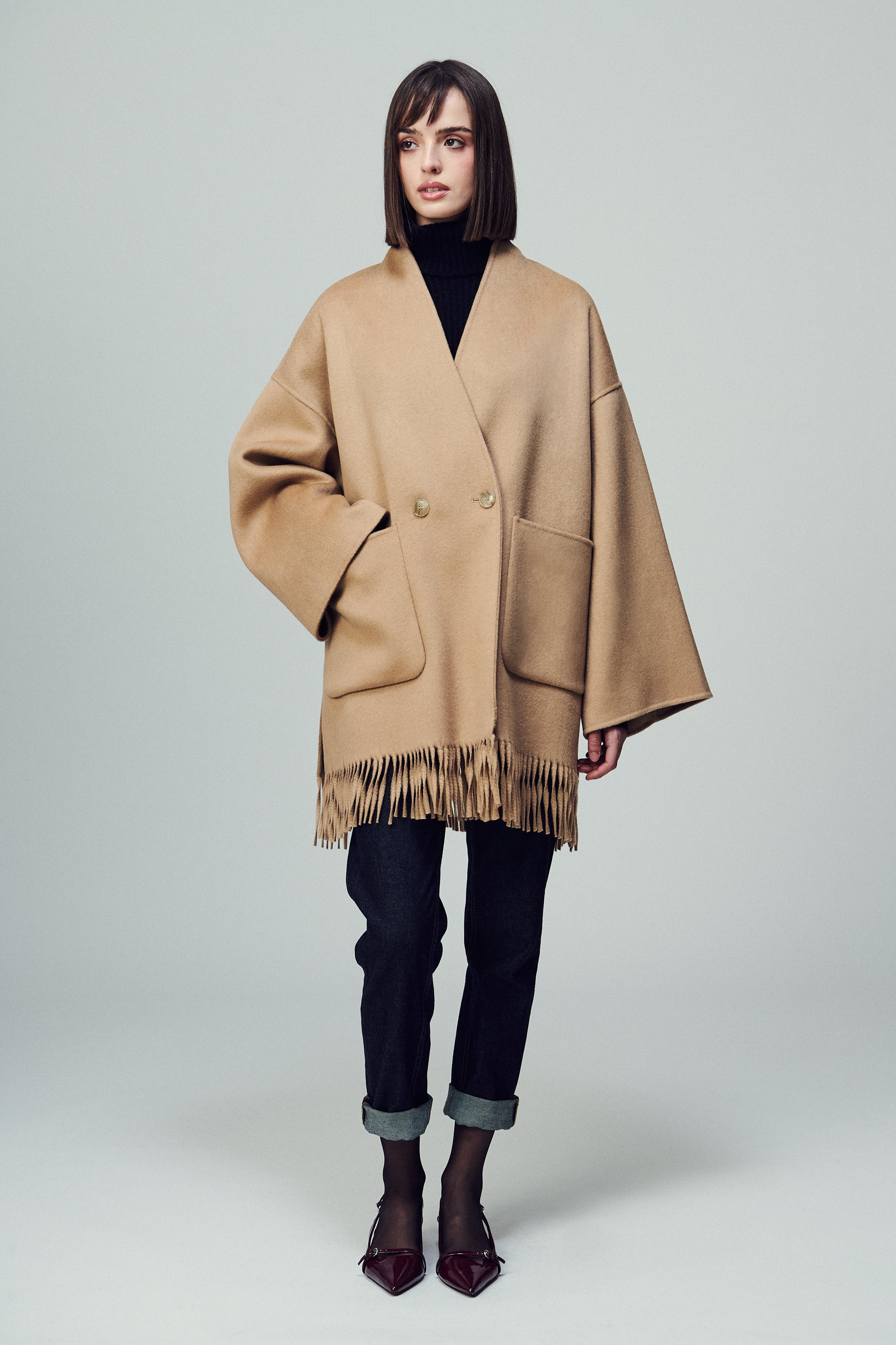 Lyon Fringed Cape  Desert